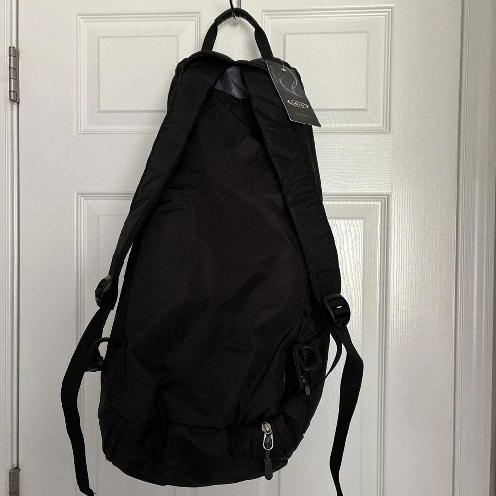 G4Free 40L 3-Way Duffle Bag Backpack for Men/Women Medium Black (NEW W/ TAGS)